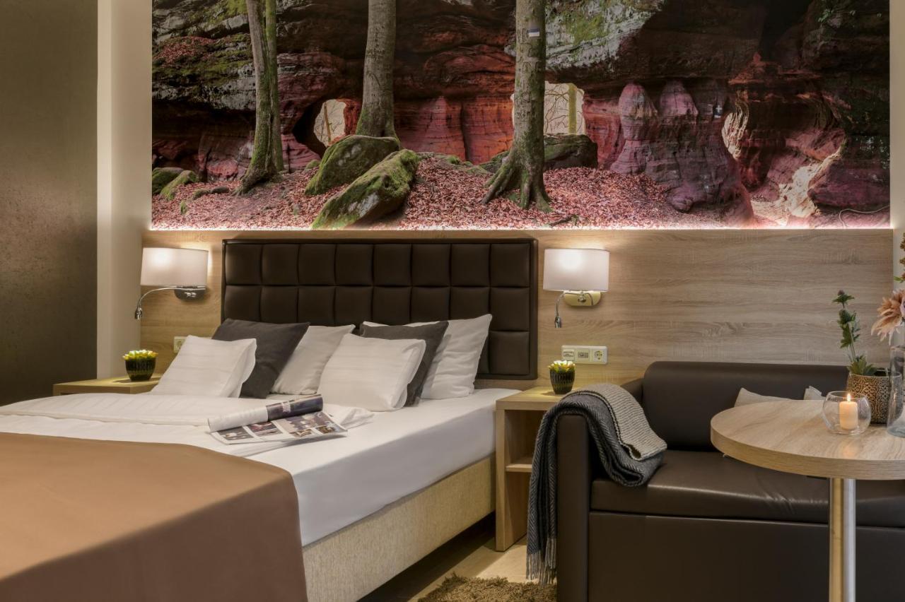 Hotel-Restaurant Barbarossahof Kaiserslautern Eksteriør bilde